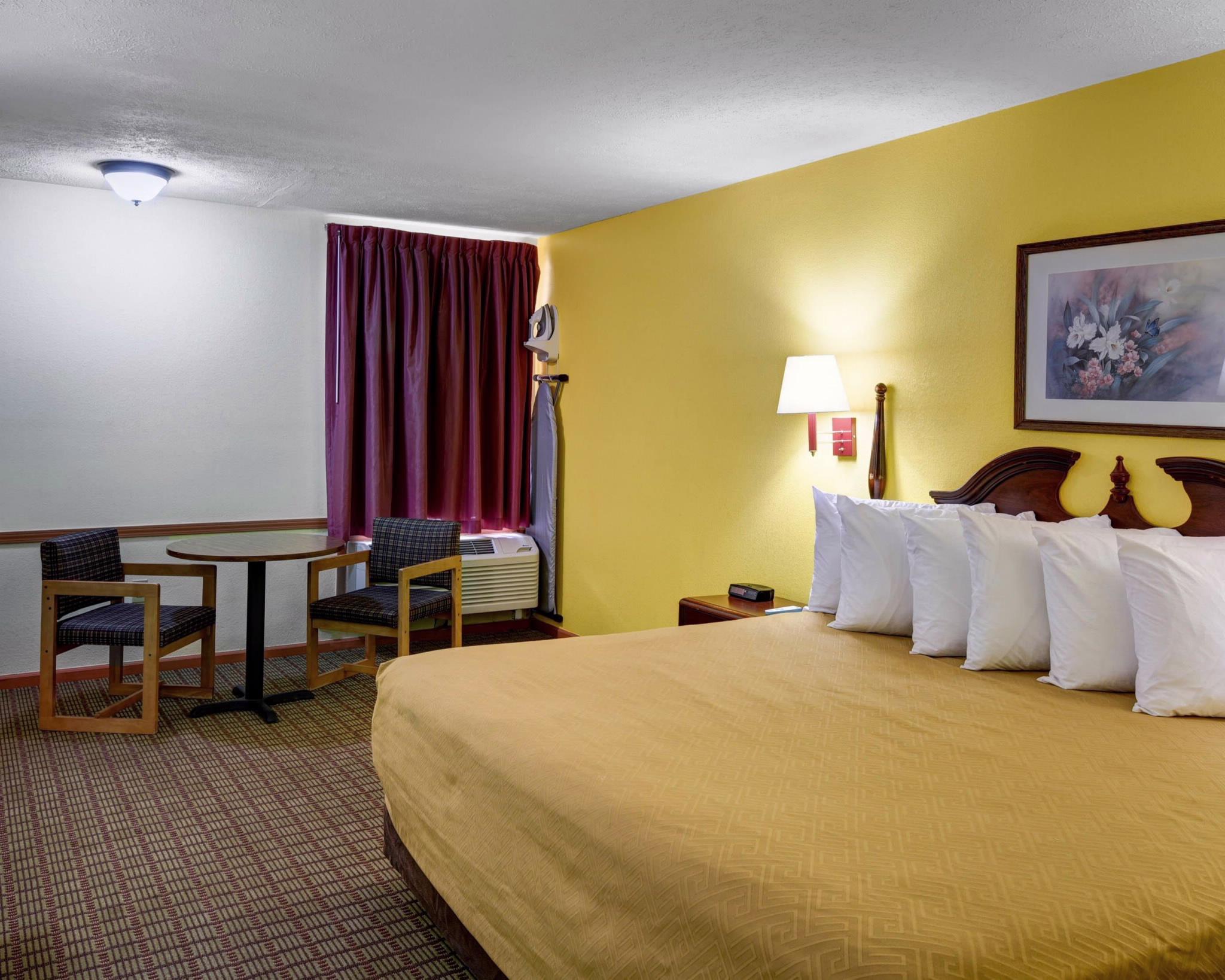 Econo Lodge Morgantown Exterior foto